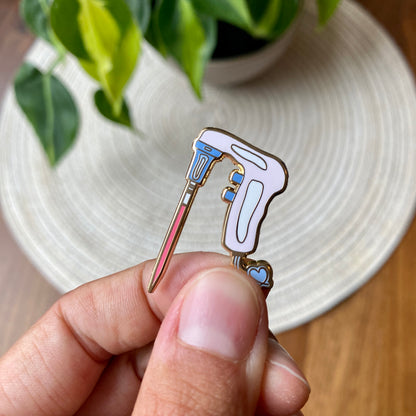 Pipettor enamel pin (blue)